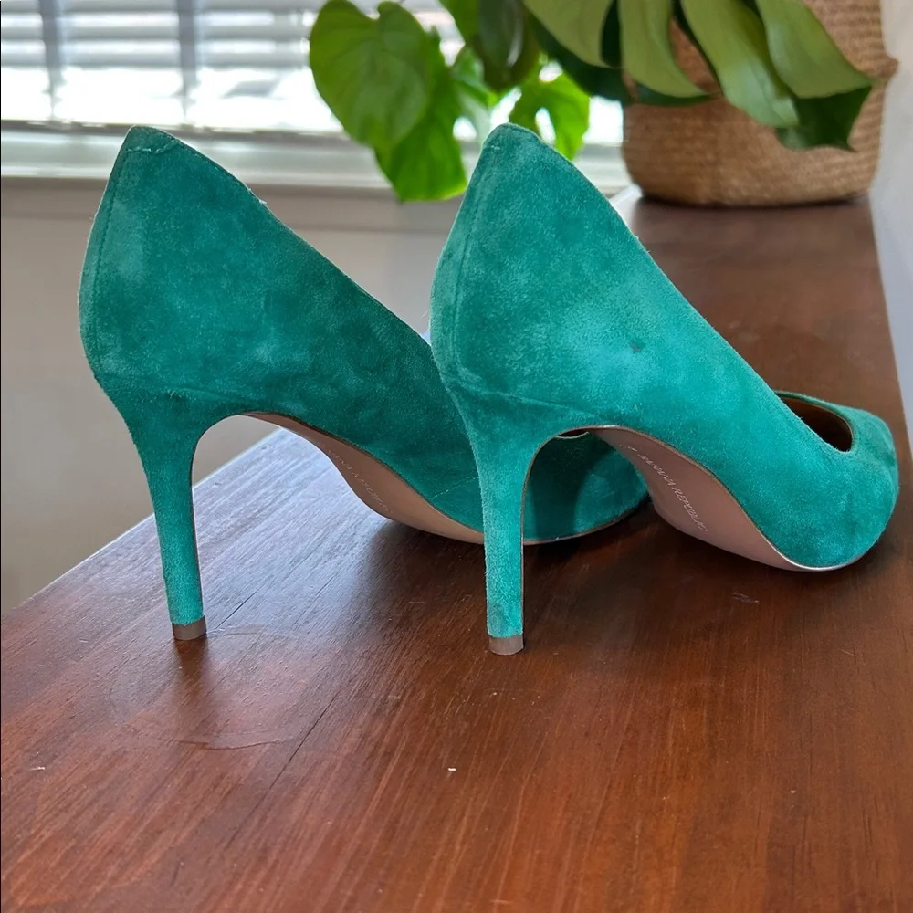 Banana Republic Green Suede Pumps, Size 8.5 - Picture 5 of 8